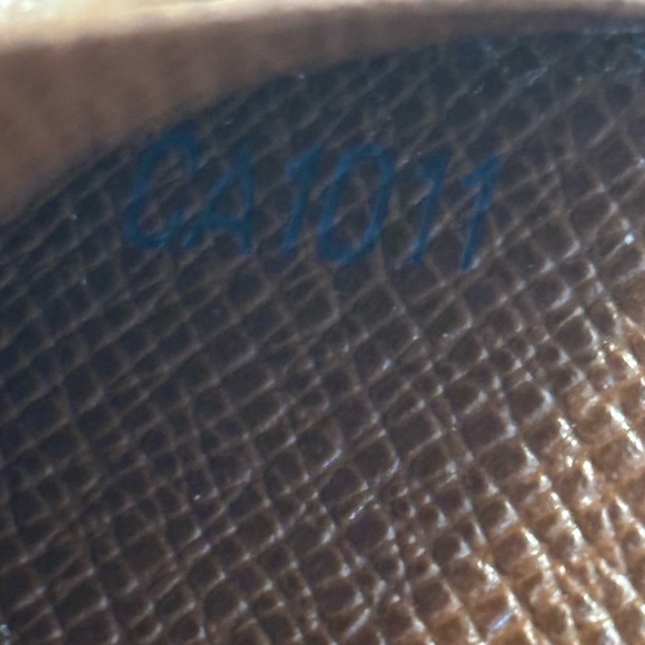 Louis Vuitton Wallet  - Authentic - Picture 16 of 16